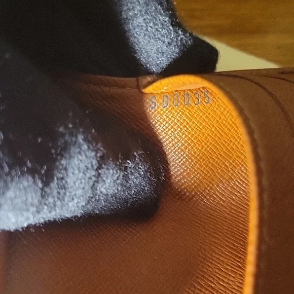 Louis Vuitton Monogran Canvas Porte Tresor International Wallet - Picture 8 of 16